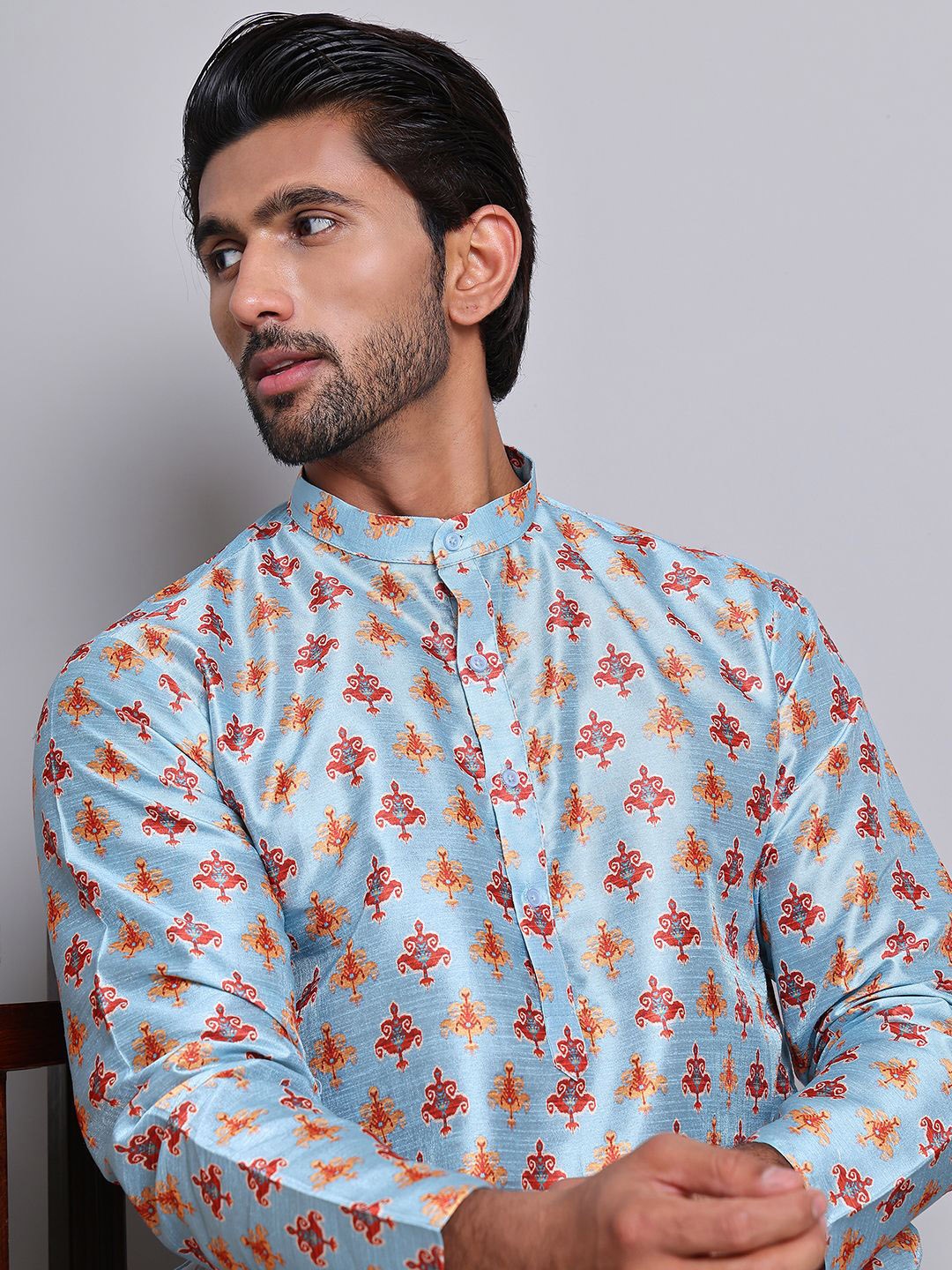 

Jompers Ethnic Motifs Printed Mandarin Collar Silk Straight Kurta, Blue