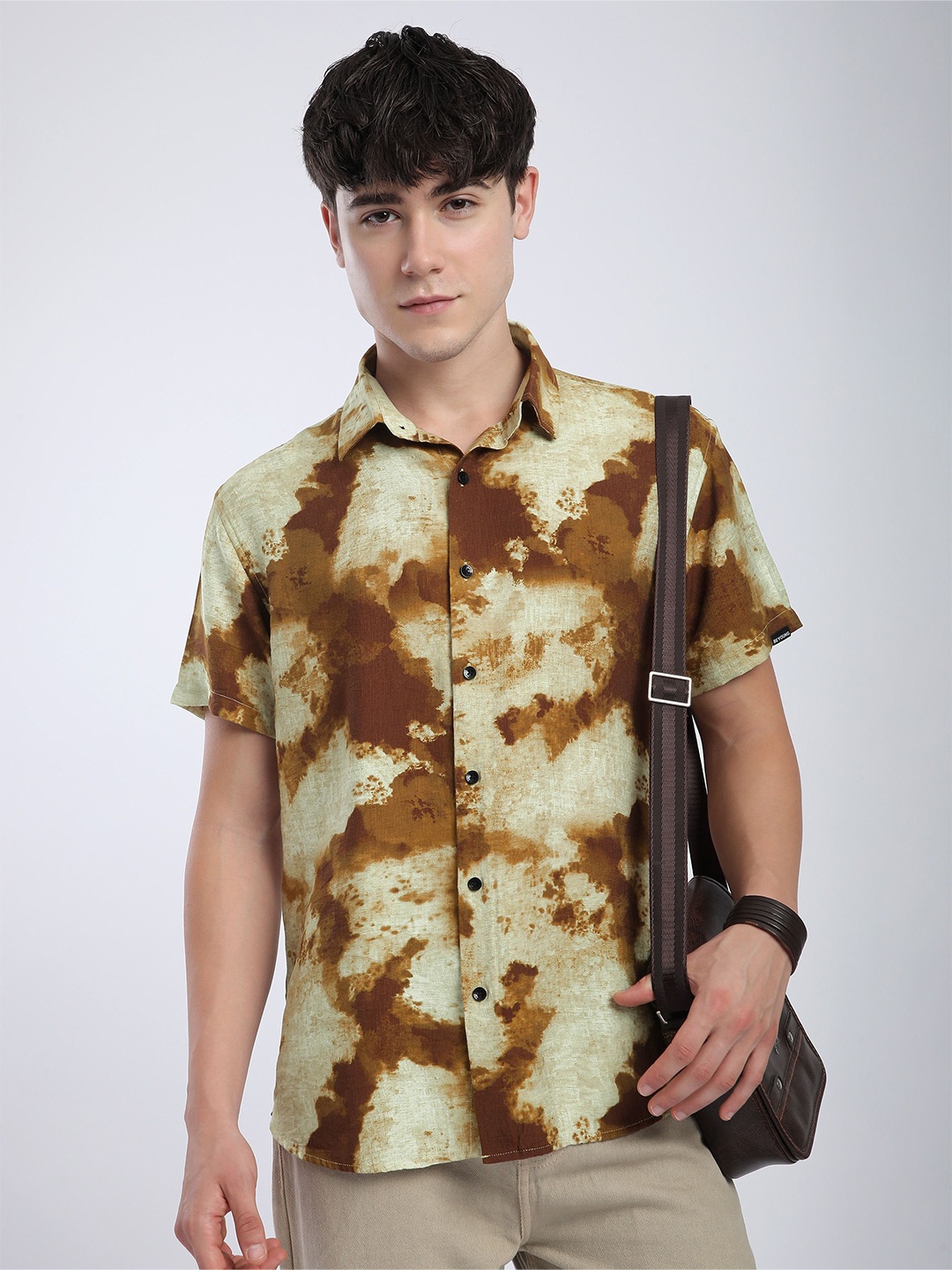 

Beyoung Men Spread Collar Dyed Cotton Relaxed Fit Casual Shirt, Brown