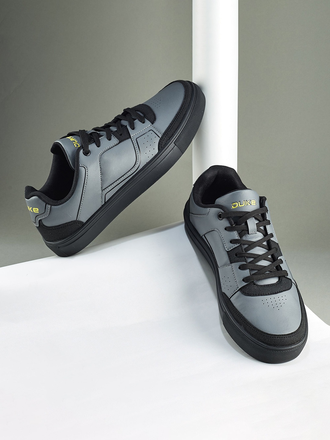 

Duke Men PU Sneakers, Black