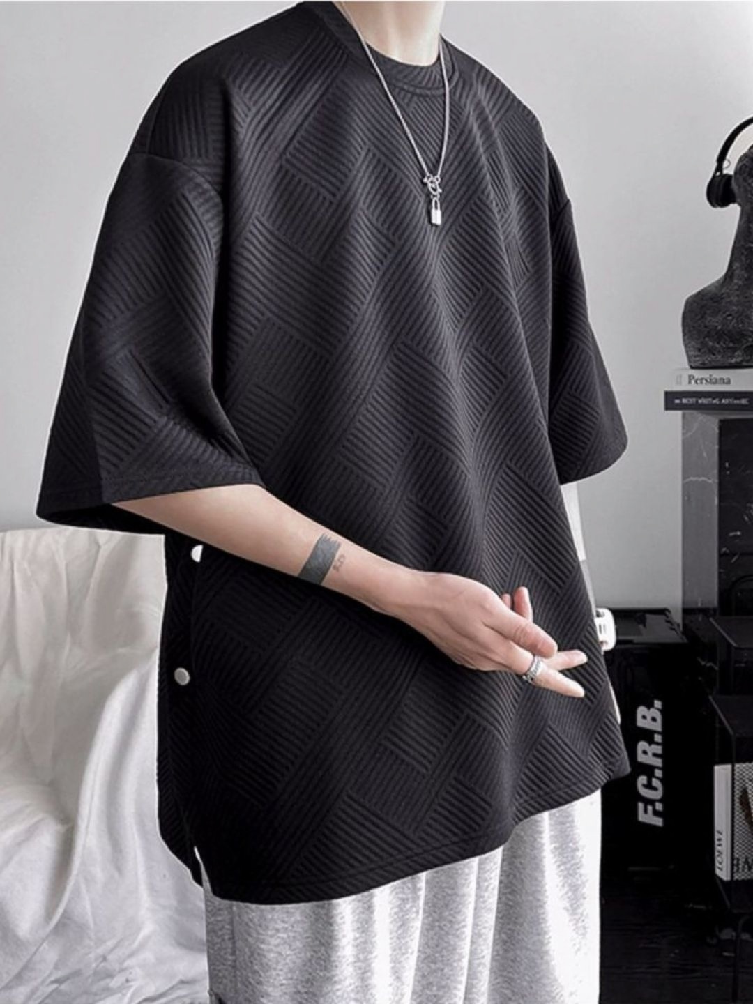 

HERE&NOW Men Self Design Round Neck Oversized T-shirt, Black