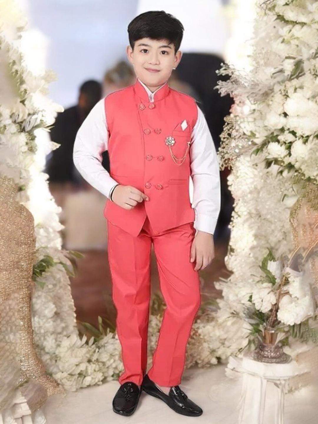 

Eliq Boys Mandarin Collar Shirt With Trousers & WaistCoat, Red