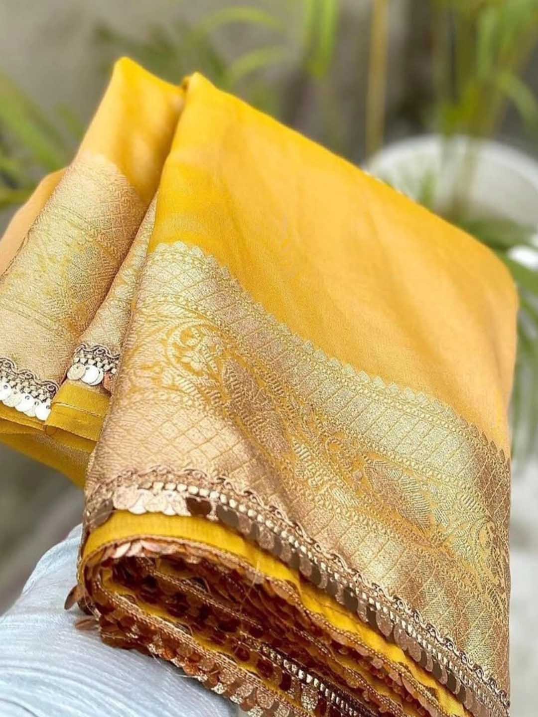 

DIVASTRI Woven Design Sequinned Organza Banarasi Saree, Yellow