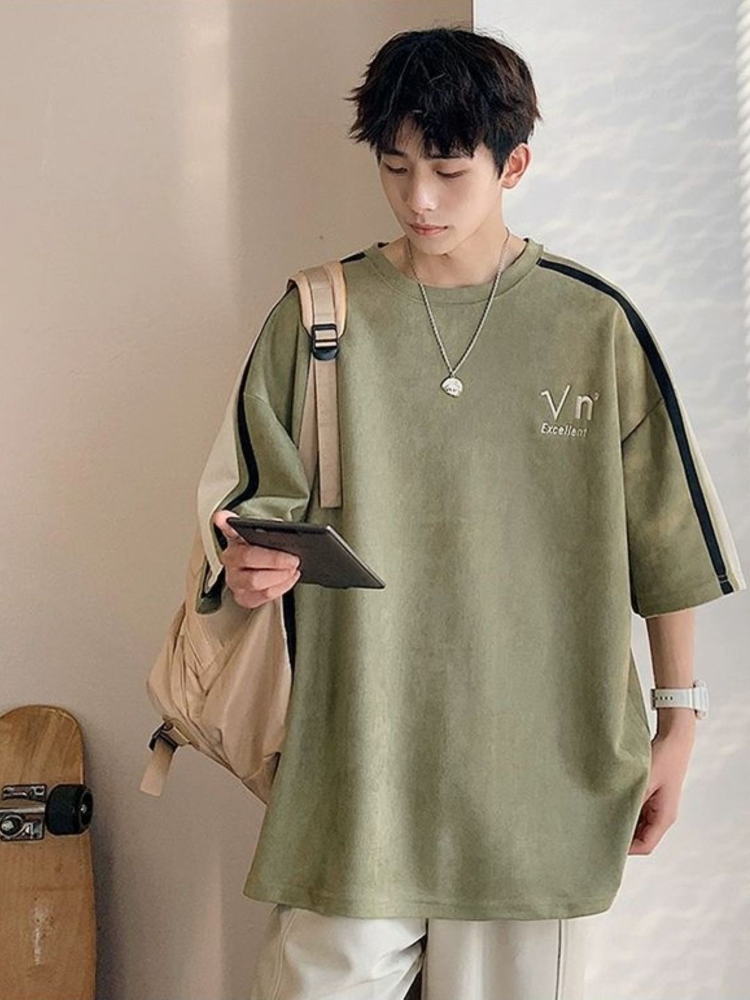 

HERE&NOW Men Solid Round Neck Oversized T-shirt, Olive