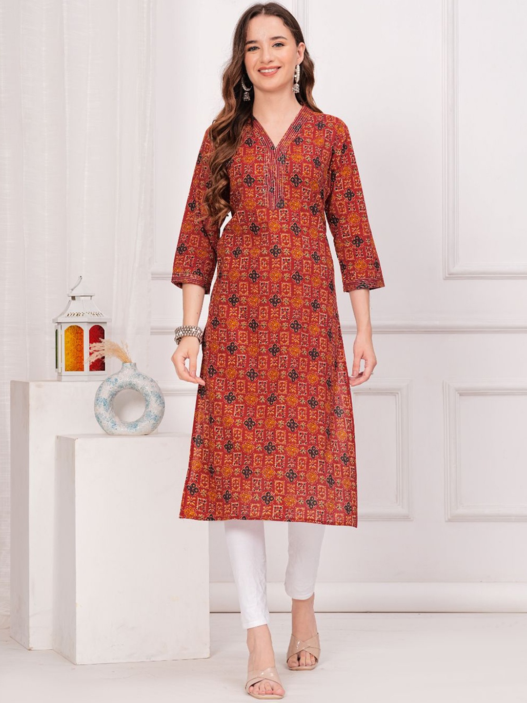 

KALINI Floral Printed V Neck Cotton Straight Kurta, Maroon