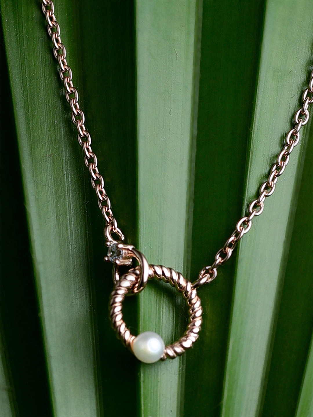 

DIAVO Sterling Silver Rose Gold-Plated Pearls Studded Necklace