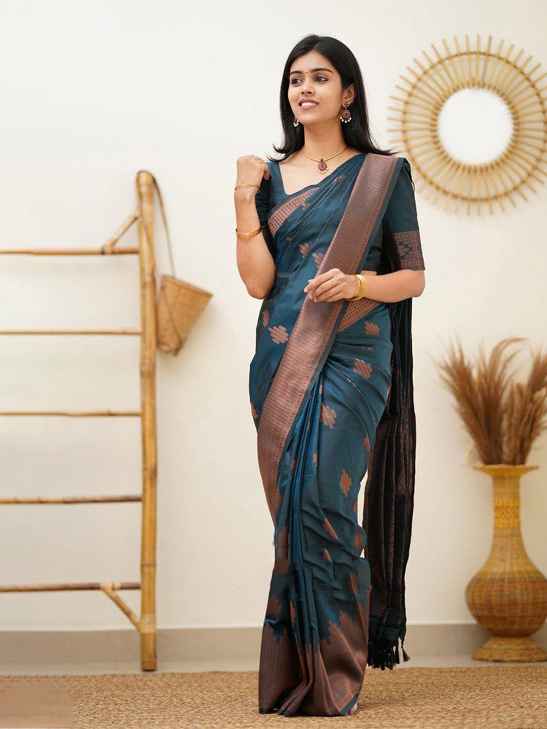 

Wuxi Ethnic Motifs Woven Design Zari Pure Silk Banarasi Saree, Teal