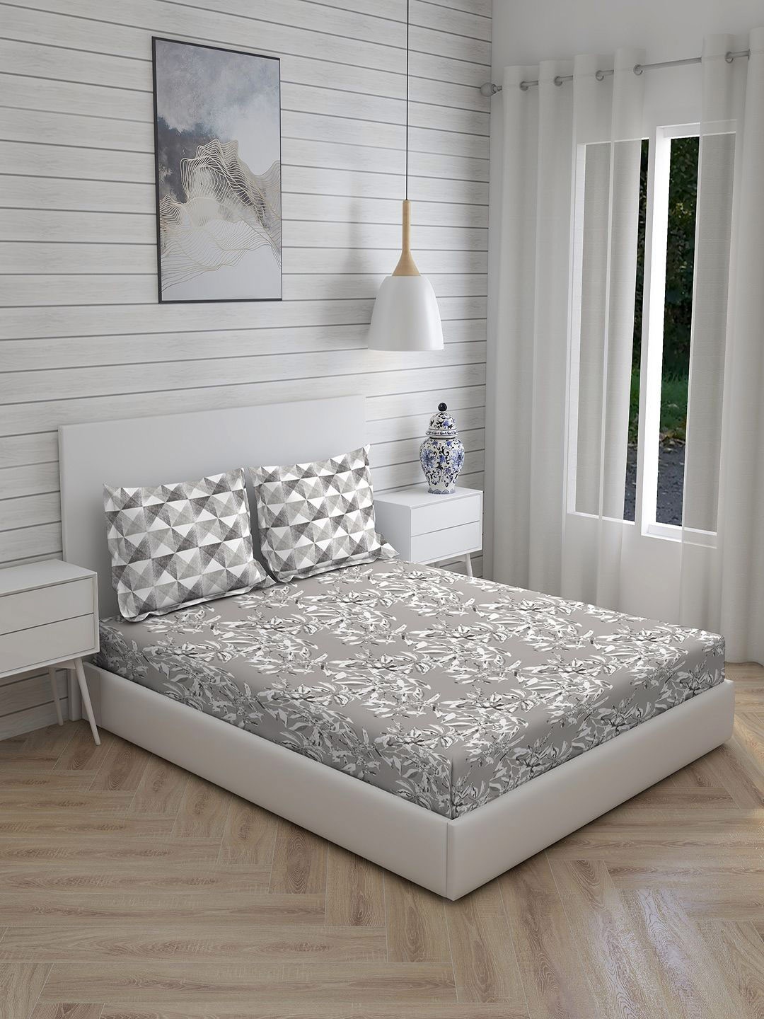 

Layers Grey & White Floral 152 TC Pure Cotton Queen Bedsheet Set 2.54 m x 2.24 m