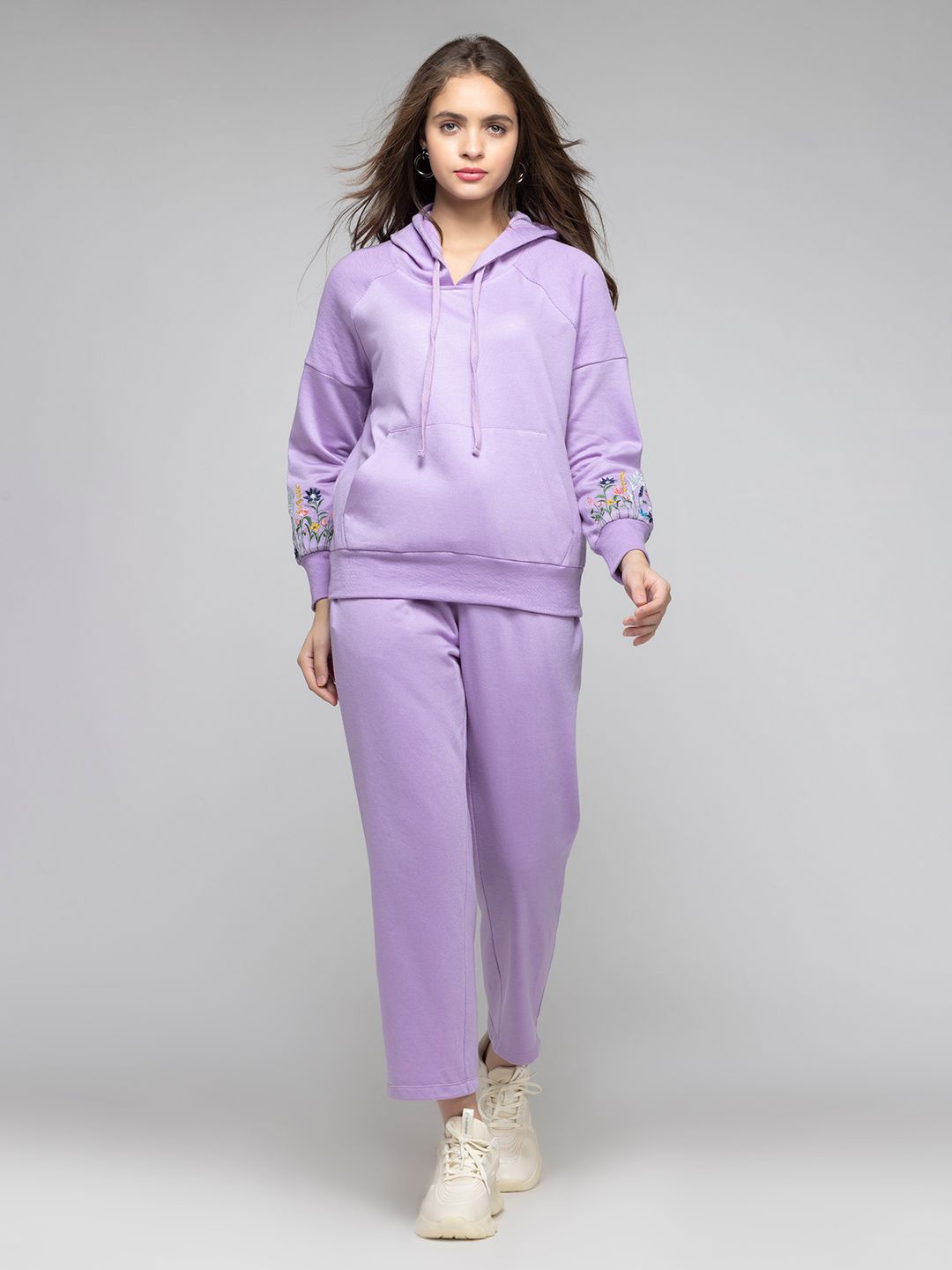 

SHAYE Embroidered Hooded Long Sleeves Sweatshirt With Trouser, Purple