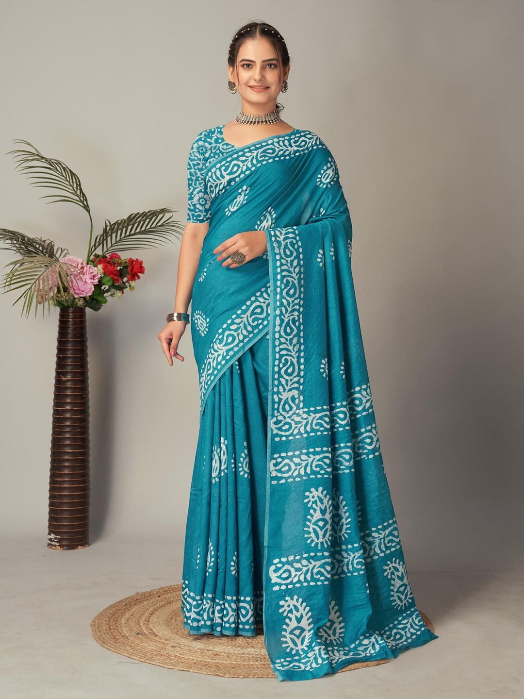 

Kalista Paisley Chanderi Saree With Blouse Piece, Green