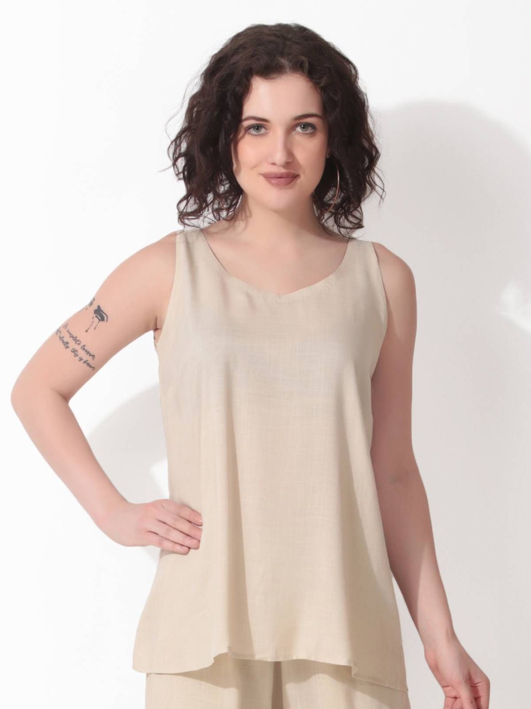 

Seryeon Women Sleeveless Top, Beige