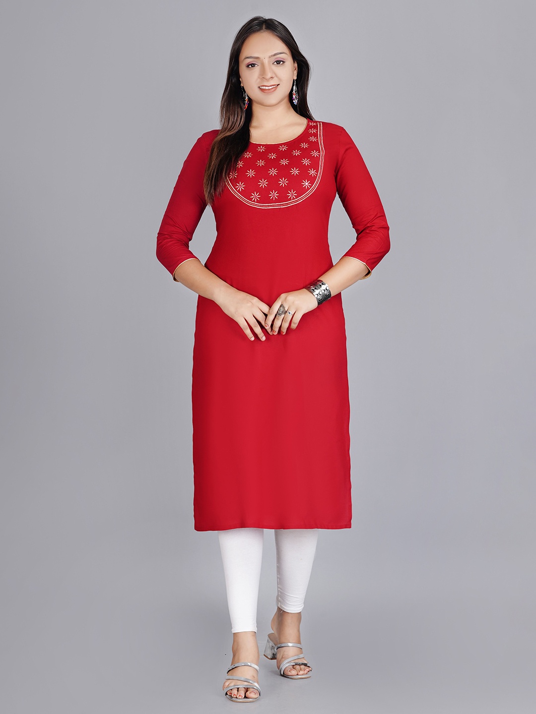 

Aarti Fashion Women Floral Embroidered Kurta, Maroon