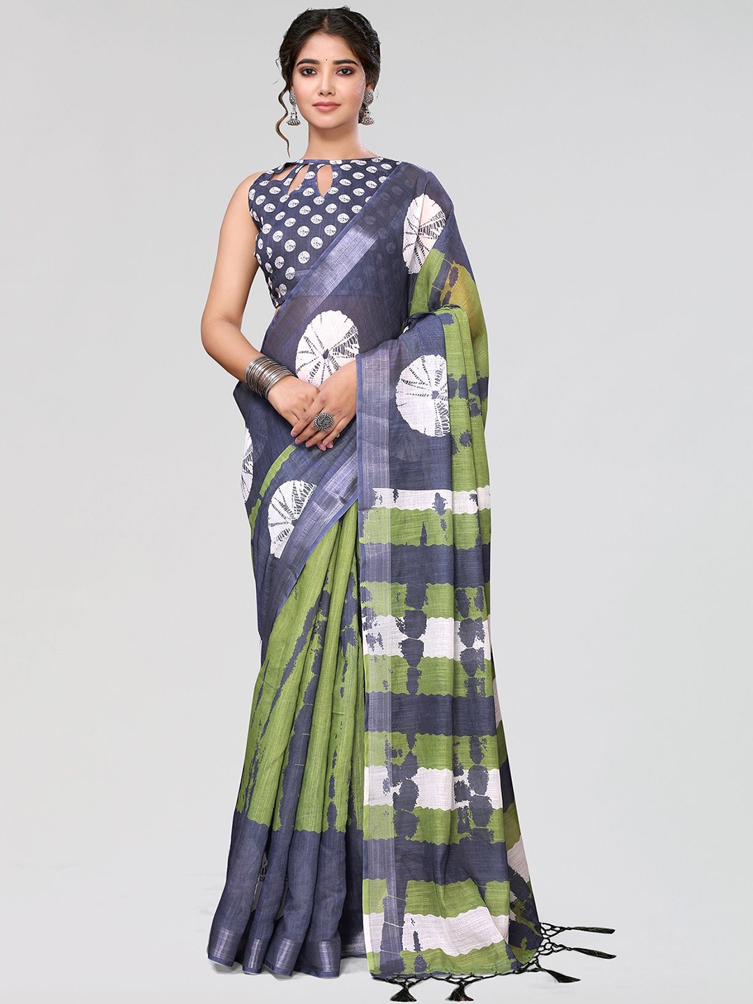 

KALINI Tie and Dye Printed Zari Saree, Green