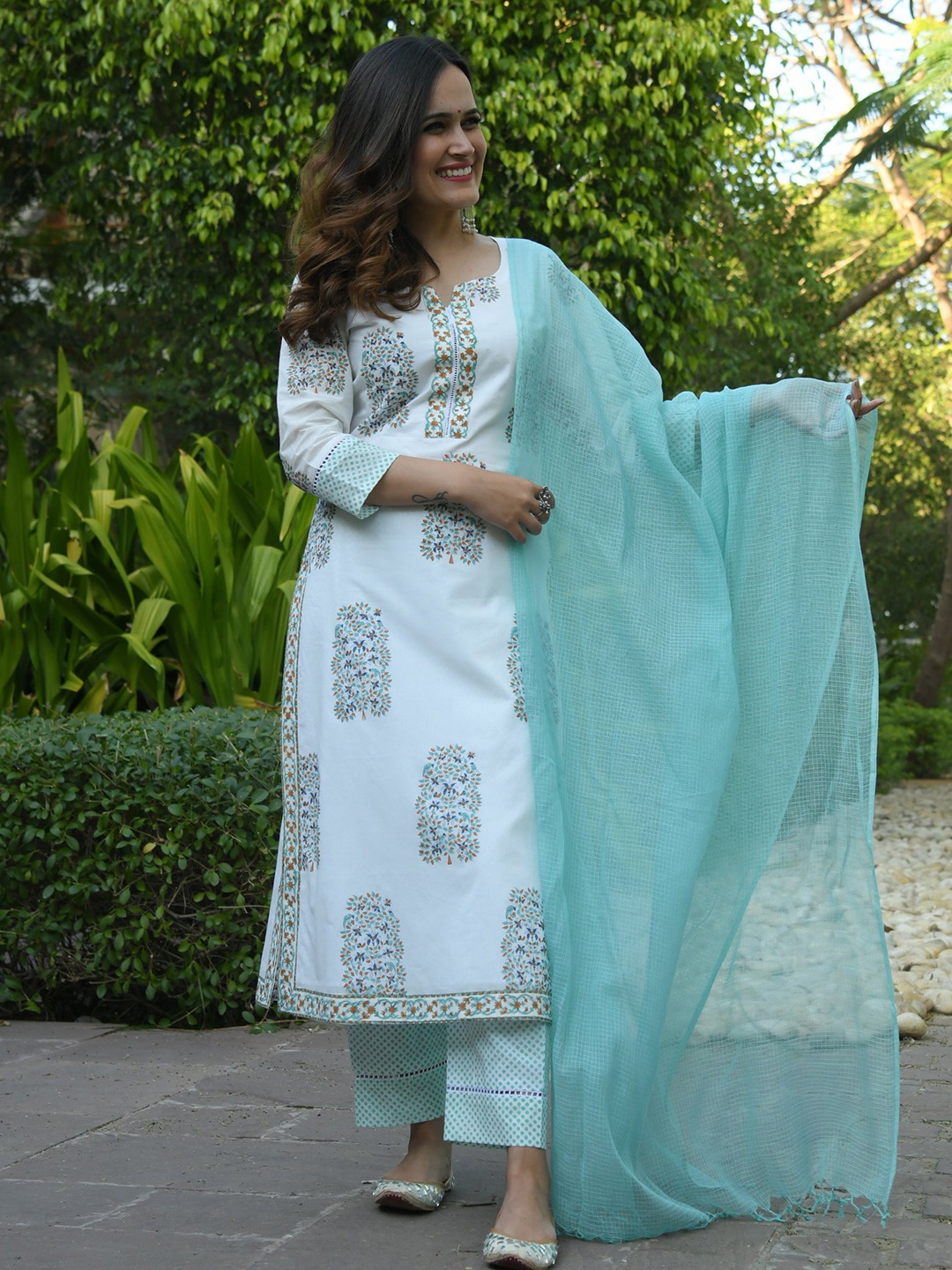 

Sidhidata Floral Printed Straight Kurta With Trousers & Dupatta, White
