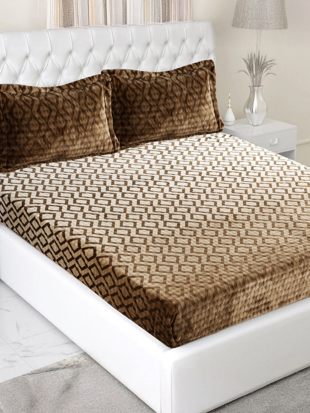 

GAPU & BALY Brown & White Geometric 300 TC Wool Queen Bedsheet Set 1.83 m x 1.98 m