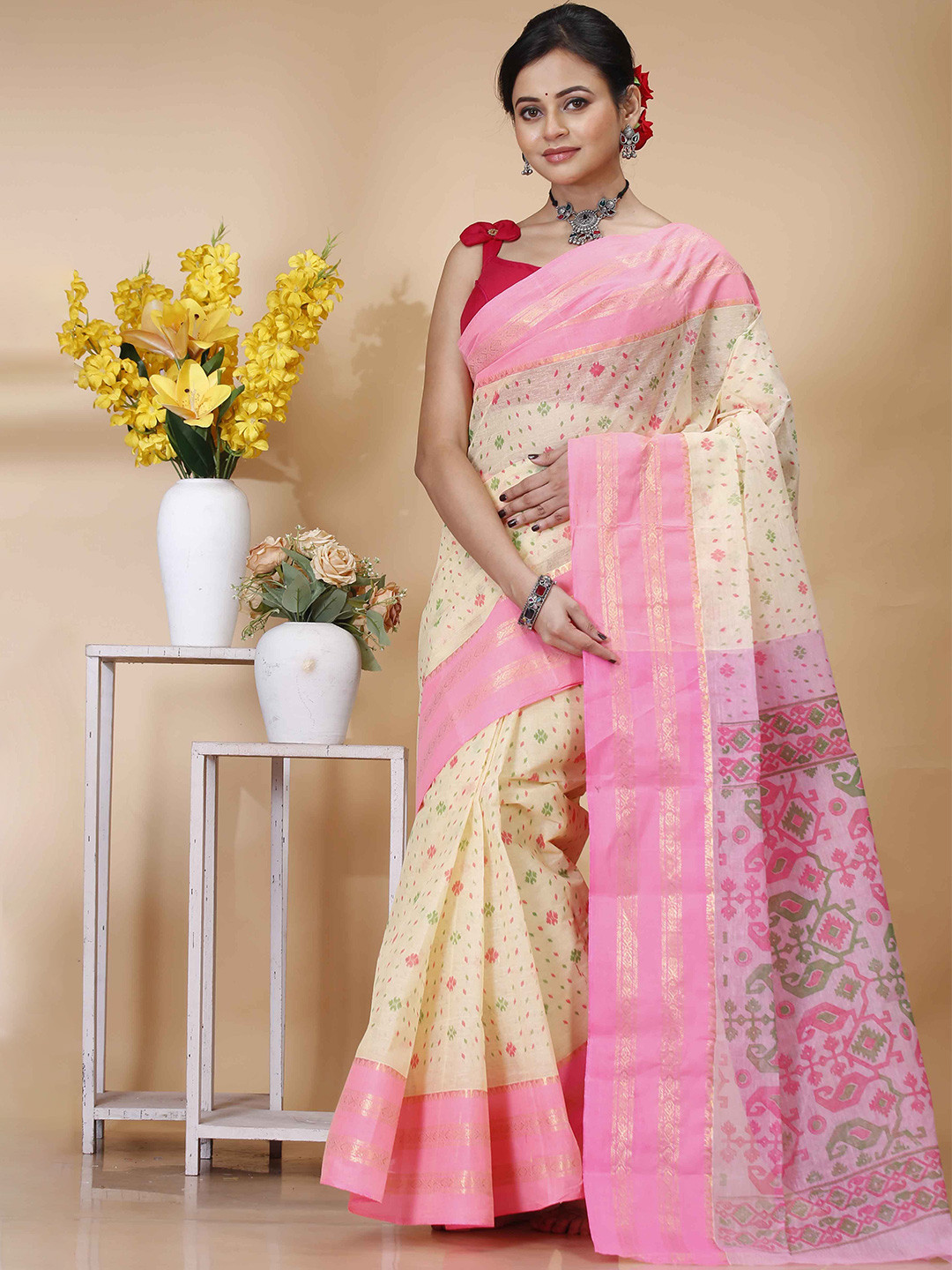

Ruuprekha Floral Pure Cotton Fusion Taant Saree, Pink
