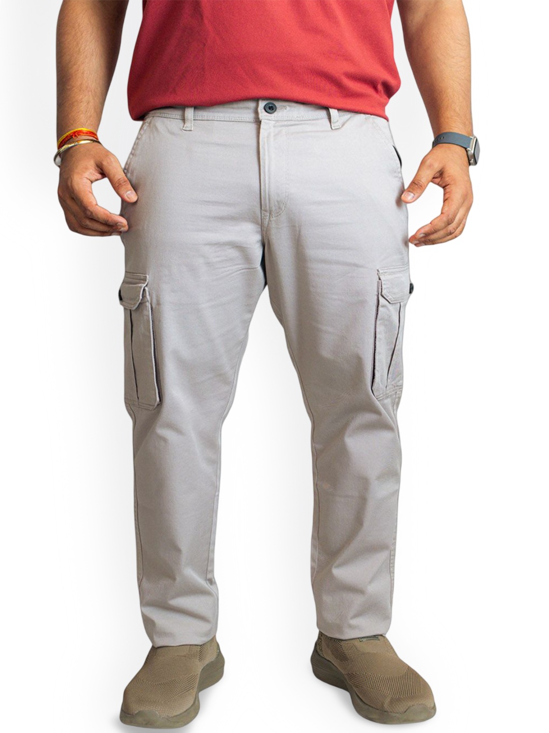 

Muffynn Men Classic Fit Mid-Rise Cotton Cargos Trousers, Grey