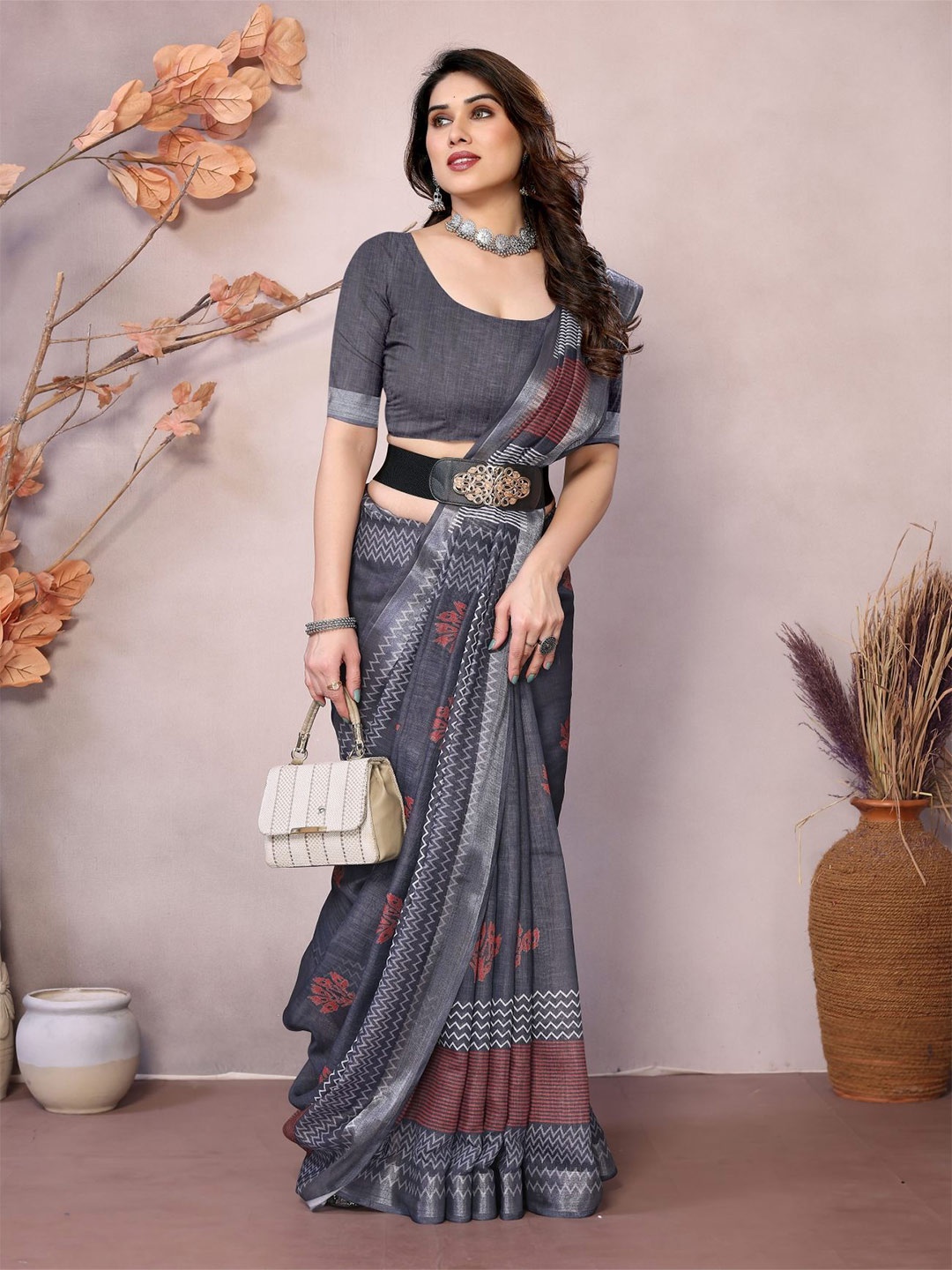 

vj fashion Floral Zari Linen Blend Saree, Black