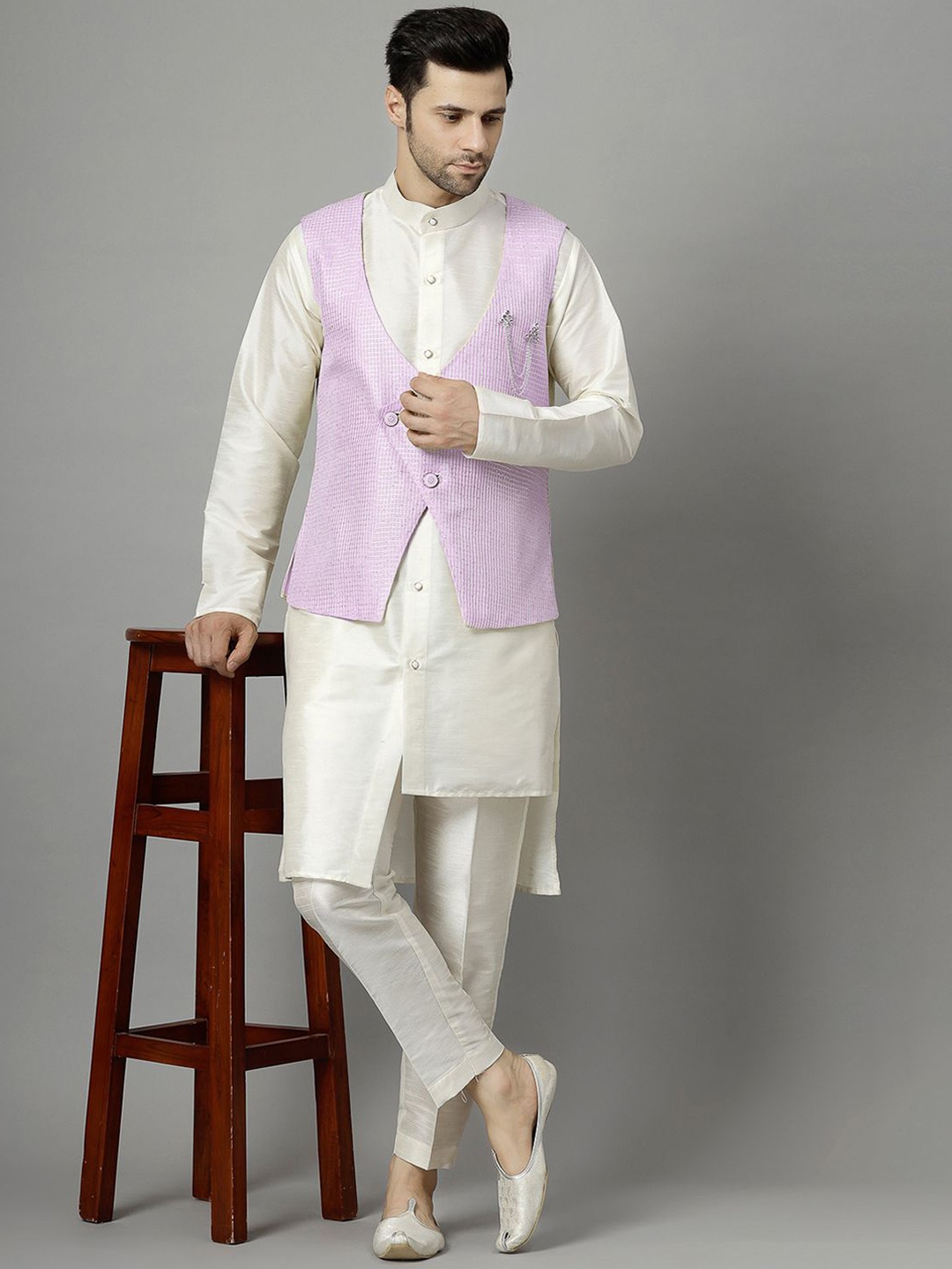 

Utsav Fashion Band Collar Kurta With Trousers & Waistcoat, Off white