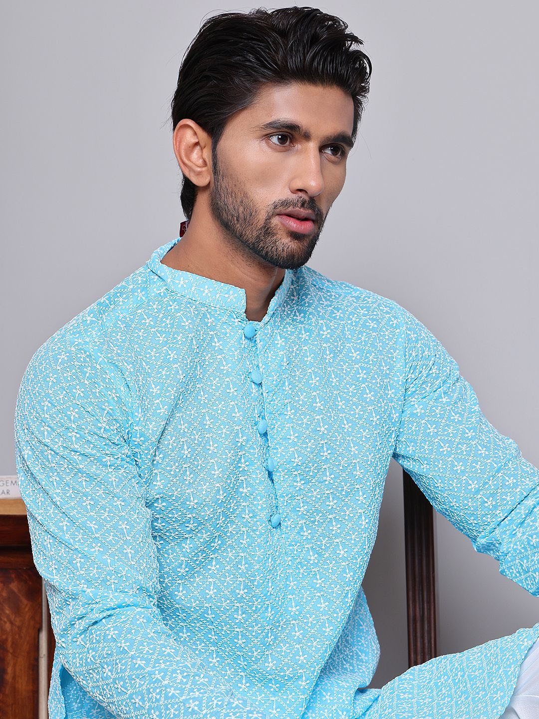 

Jompers Mandarin Collar Floral Embroidered Chikankari Cotton Kurta, Turquoise blue