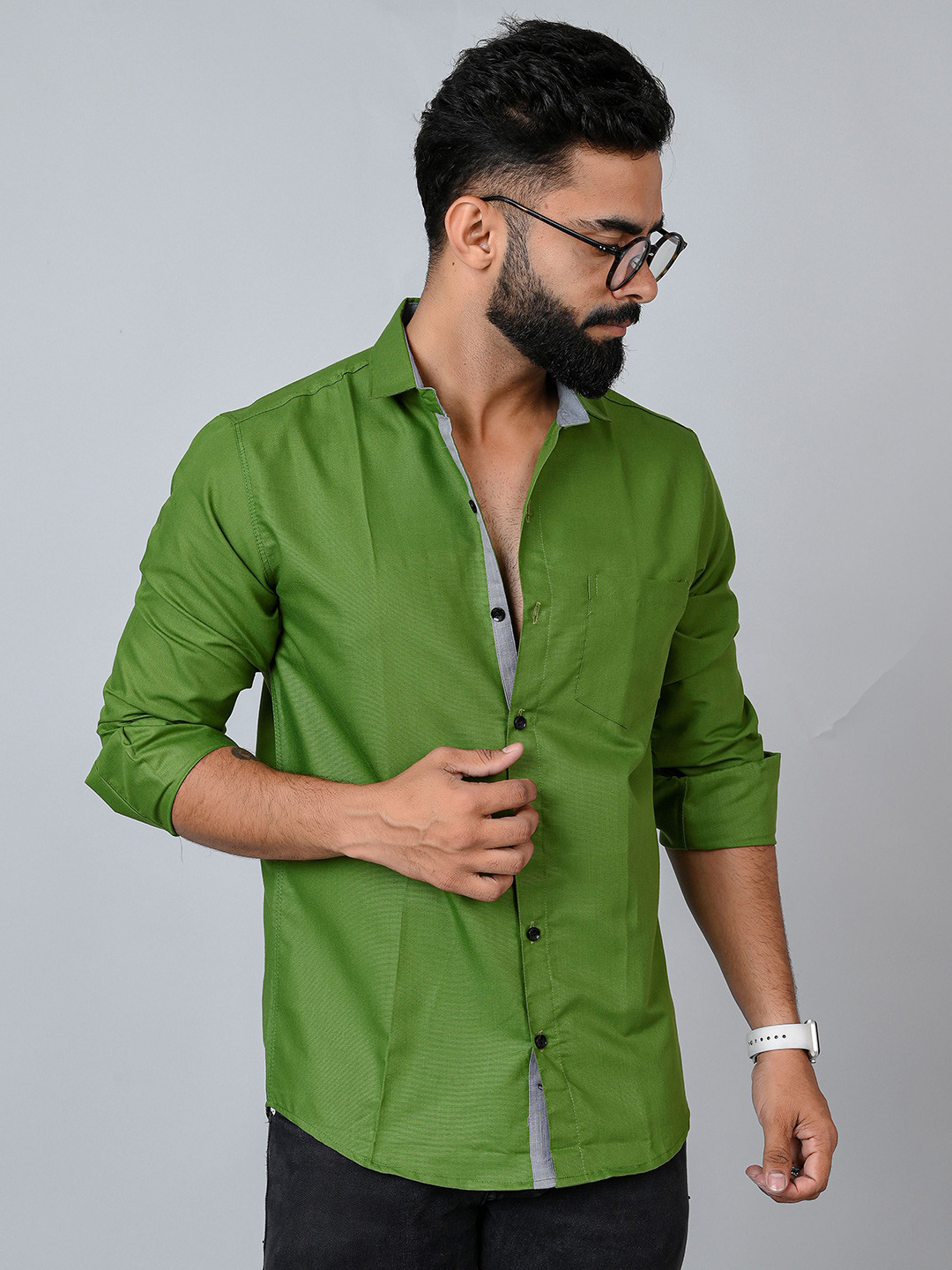 

Tanip Men Spread Collar Solid Cotton Casual Shirt, Green