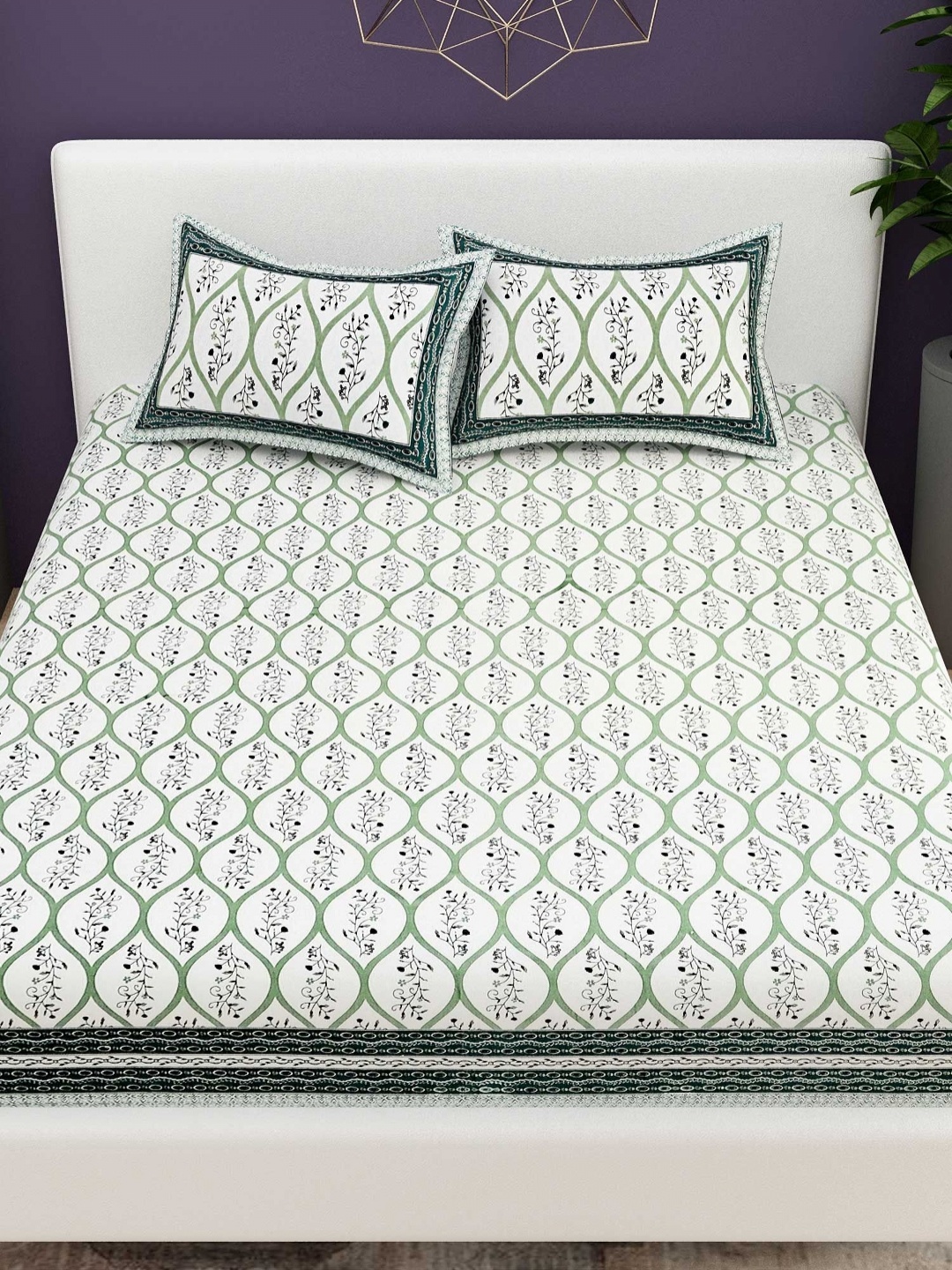 

Adwitiya Green & White Floral 200 TC Pure Cotton Double King Bedsheet Set 2.28 m x 2.74 m