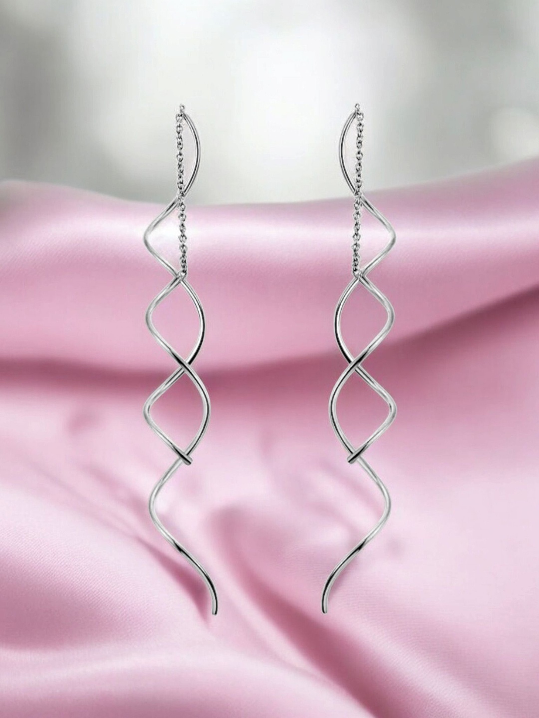 

Nilu's Collection Silver-Plated Contemporary Drop Earrings