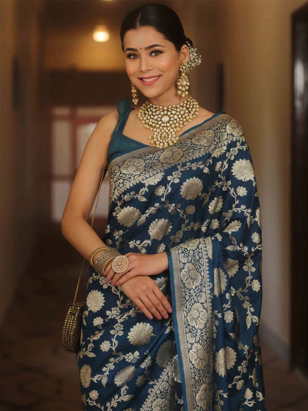 

Anouk Floral Zari Kanjeevaram Saree, Teal