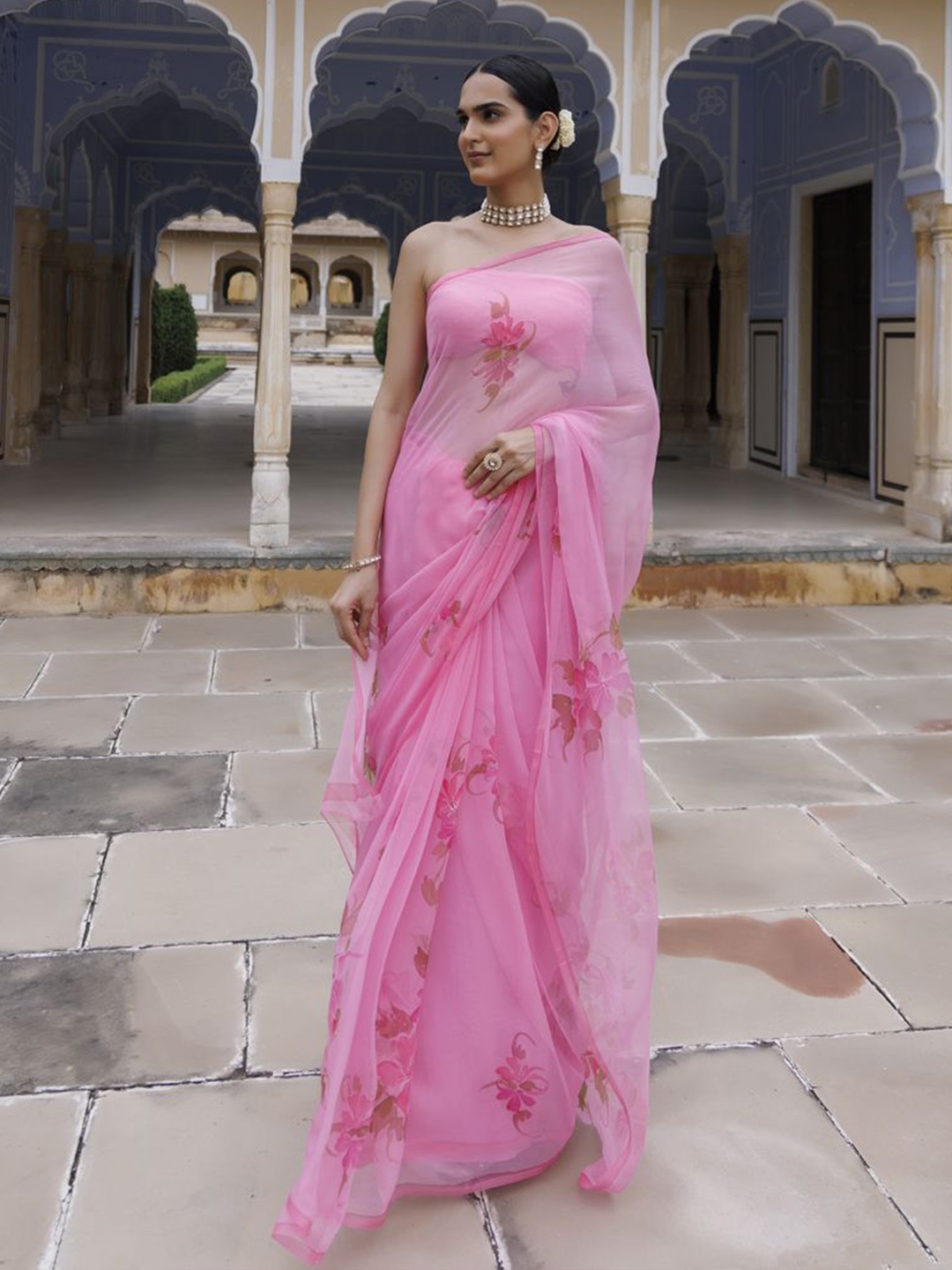 

Geroo Luxe Floral Printed Saree With Blouse Piece, Pink