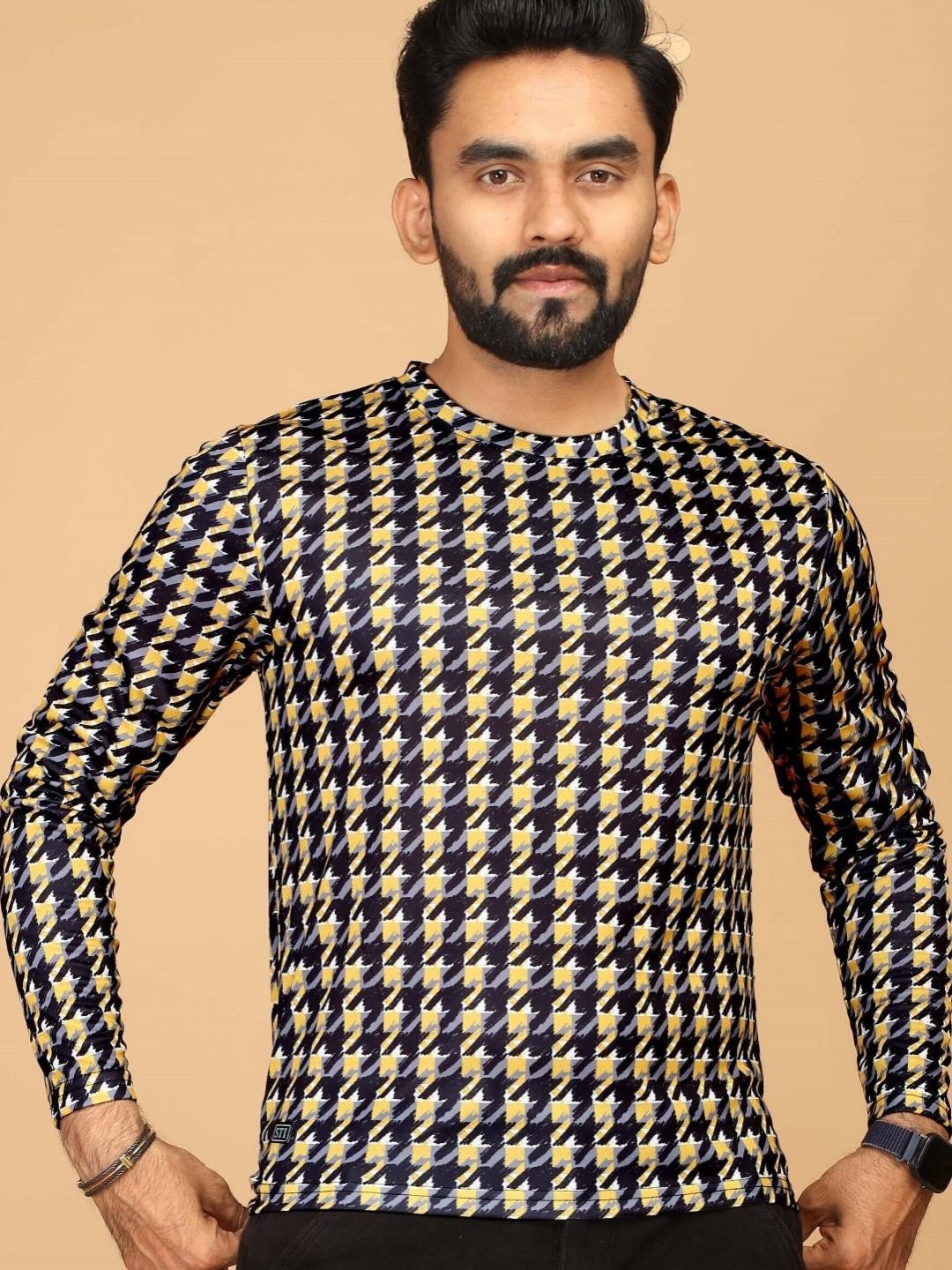 

STI Men Checked Round Neck T-shirt, Black