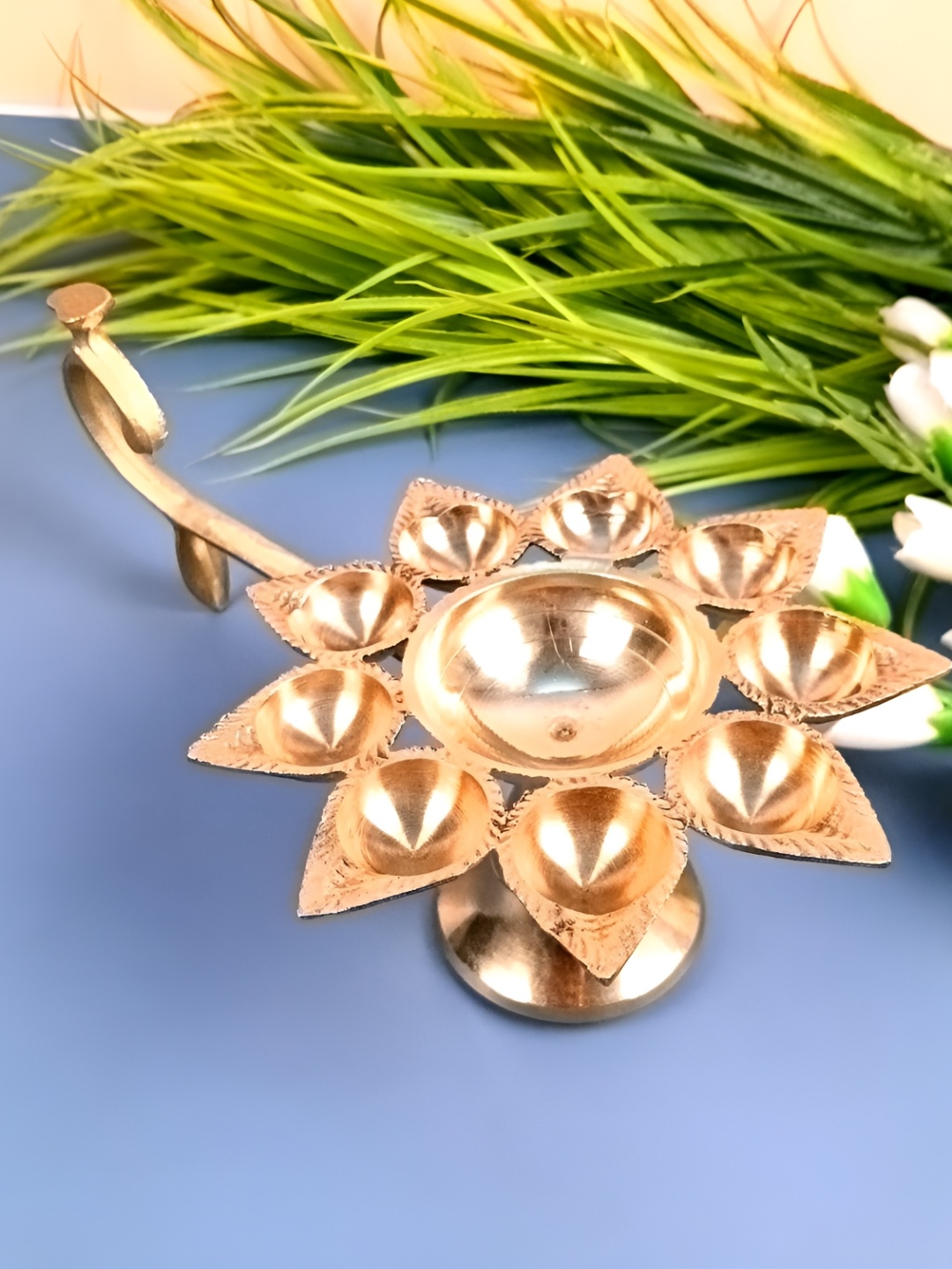 

apka mart Gold-Toned Brass Dasmukhi Aarti Diya
