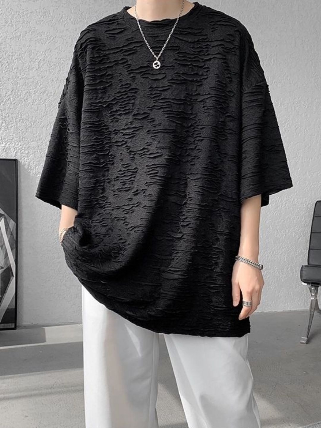 

HERE&NOW Men Self Design Round Neck Oversized T-shirt, Black