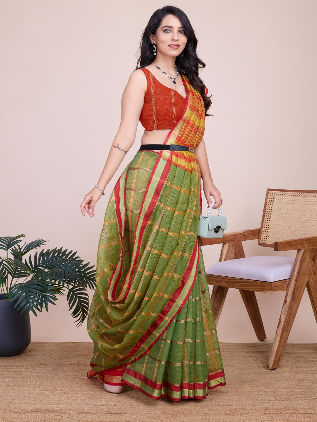 

Mitera Checked Saree With Blouse Piece, Green