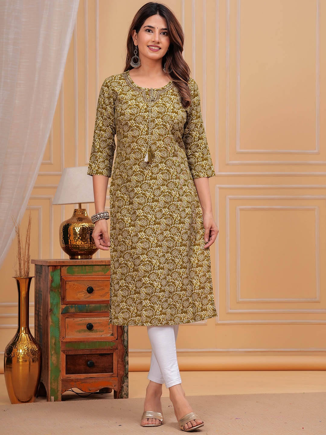 

KALINI Ethnic Motifs Printed Round Neck Straight Kurta, Green