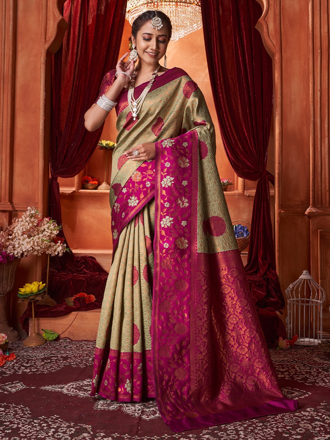 

Wuxi Woven Design Zari Banarasi Saree, Cream