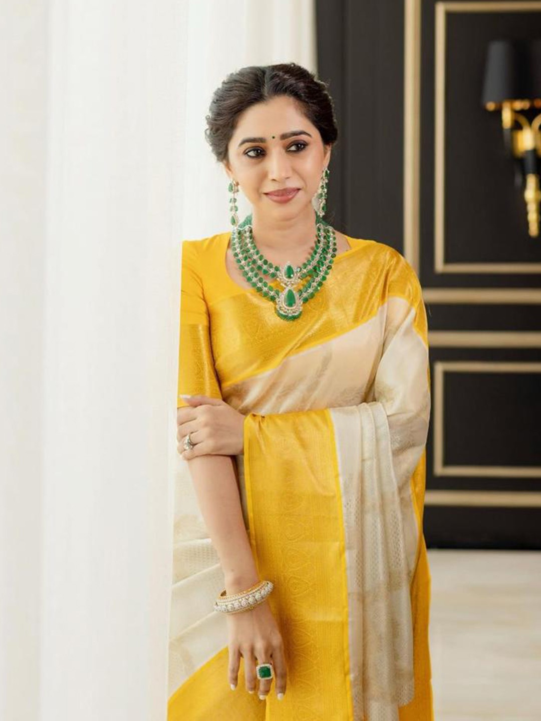 

Visit Wear Woven Design Pure Silk Banarasi Saree, White