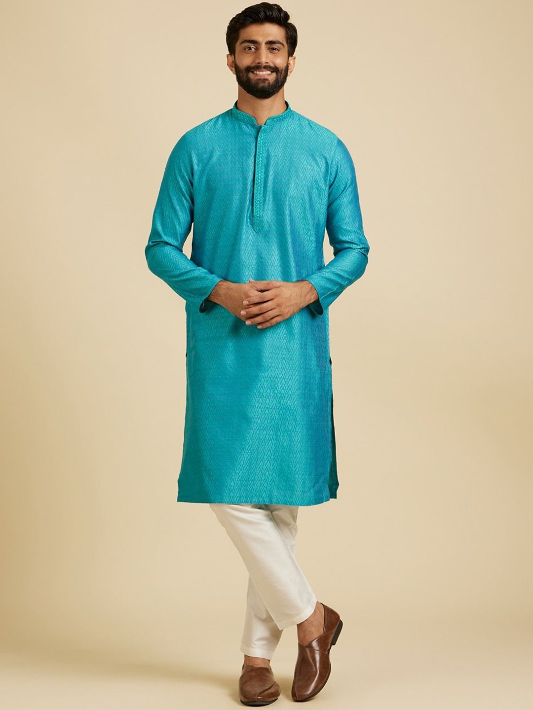 

Manyavar Blue and White Solid Kurta and Pyjama