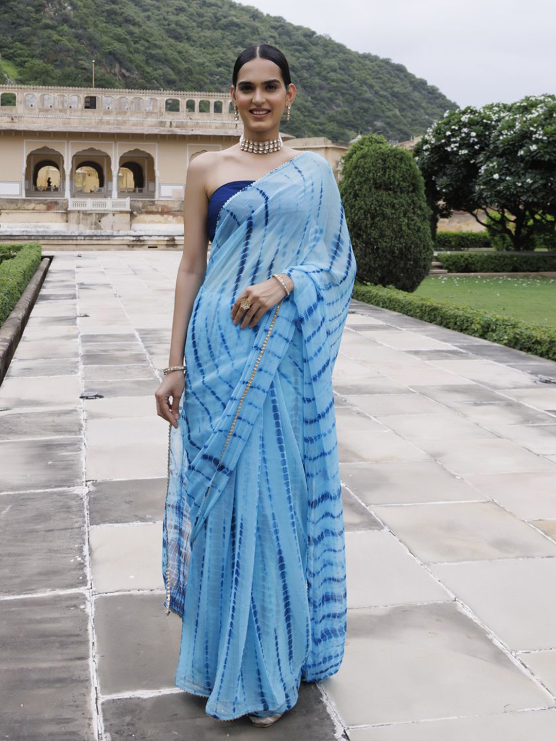 

Geroo Luxe Blue Tie and Dye Bandhani Saree