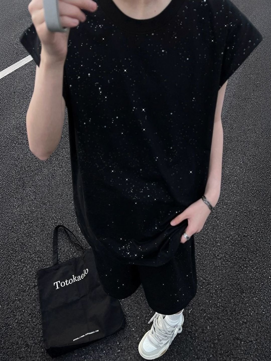 

HERE&NOW Men Abstract Printed Round Neck Oversized T-shirt, Black