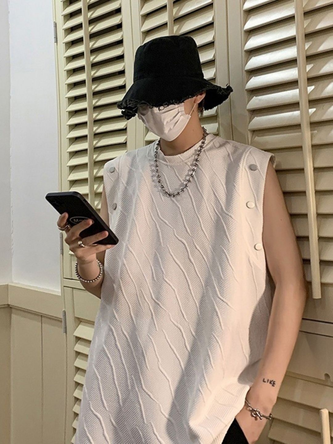 

HERE&NOW Men Self Design Round Neck T-shirt, White