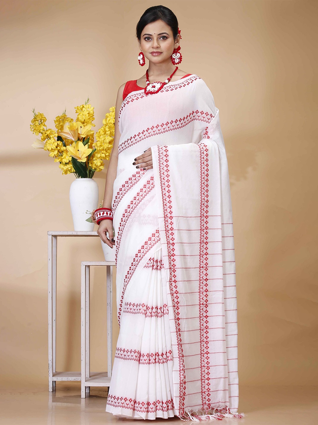 

Ruuprekha Floral Pure Cotton Handloom Khadi Saree, White