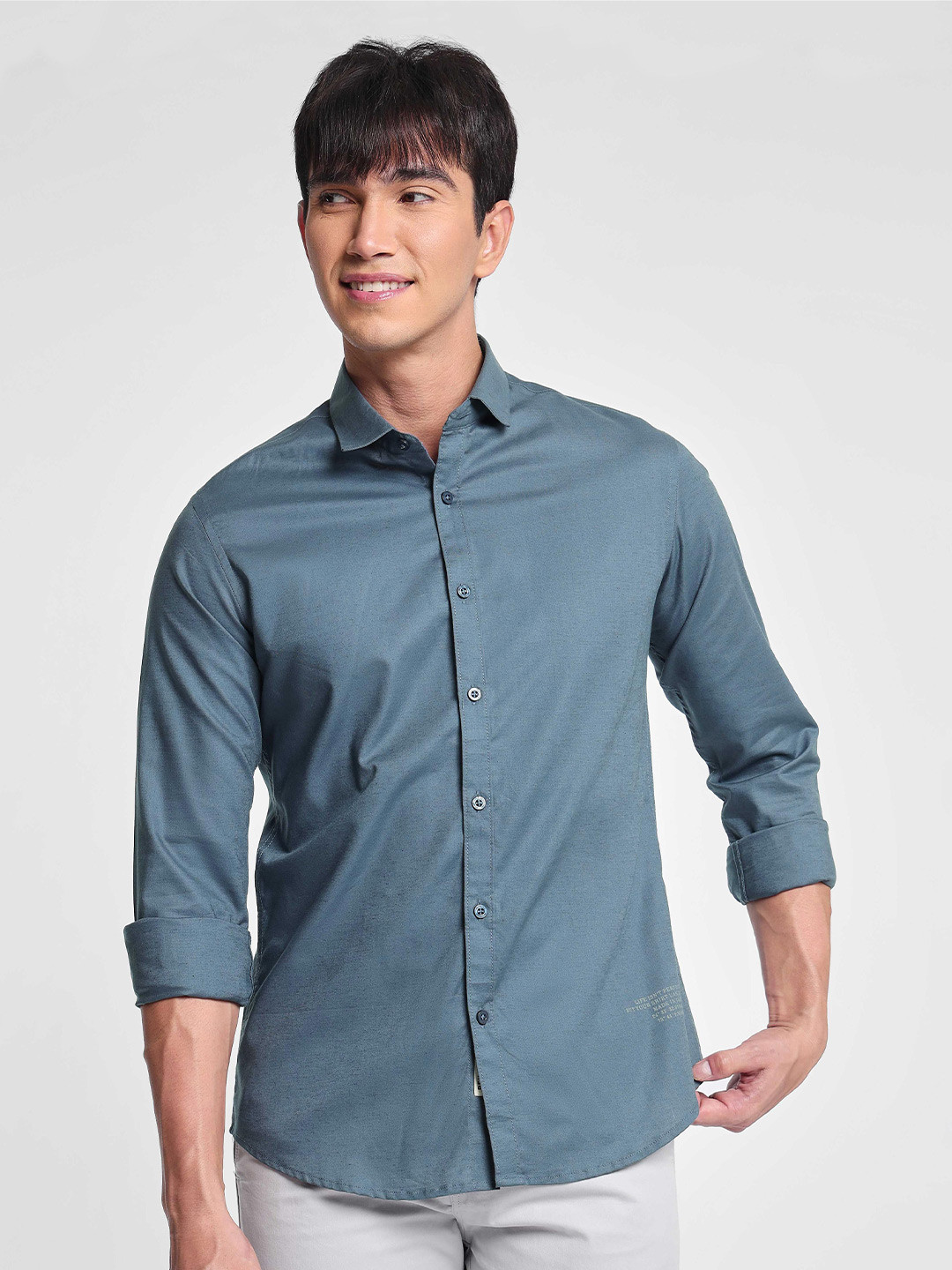 

Beyoung Men Spread Collar Solid Cotton Slim Fit Casual Shirt, Teal