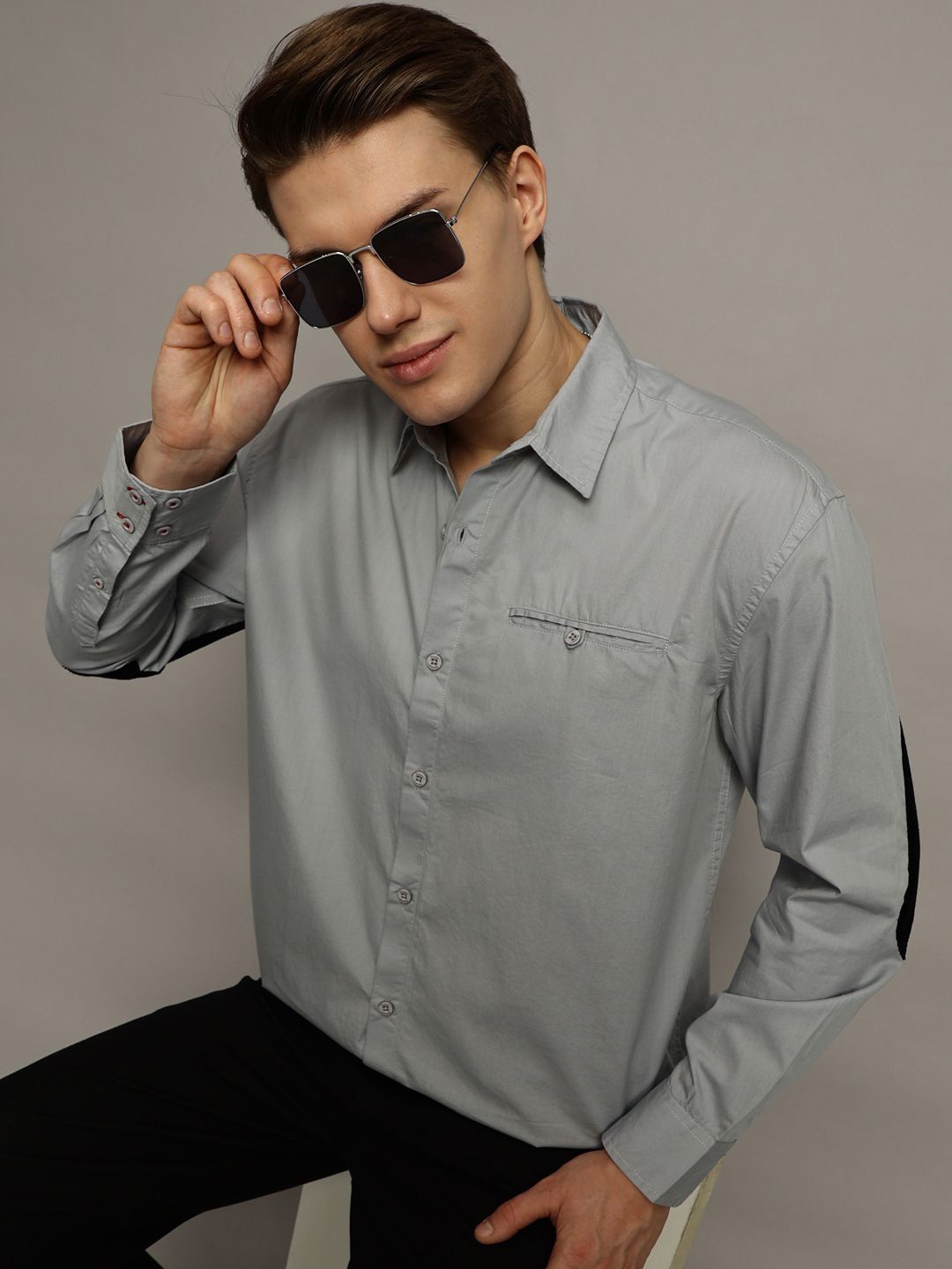 

The Roadster Lifestyle Co. Men Premium Spread Collar Solid Cotton Oversized Casual Shirt, Grey