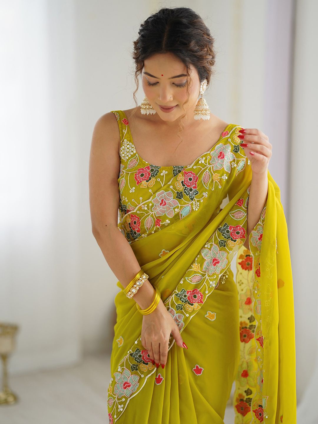 

Satrani Embellished Sequinned Pure Georgette Saree, Lime green