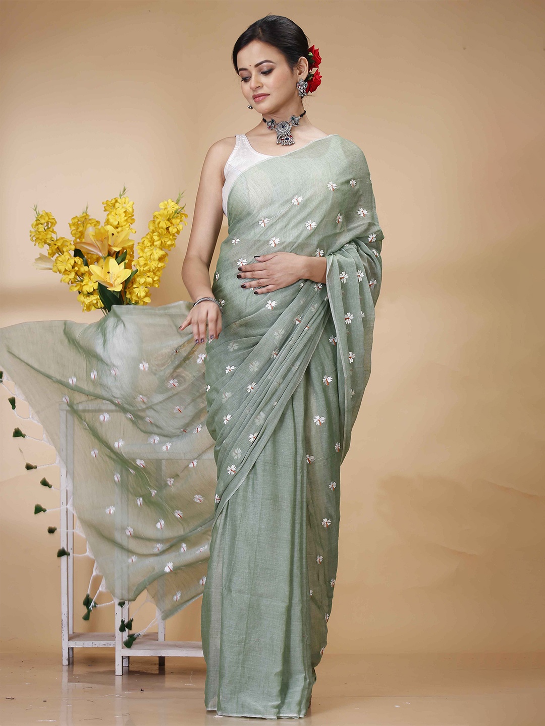 

Ruuprekha Floral Pure Cotton Fusion Khadi Saree, Olive