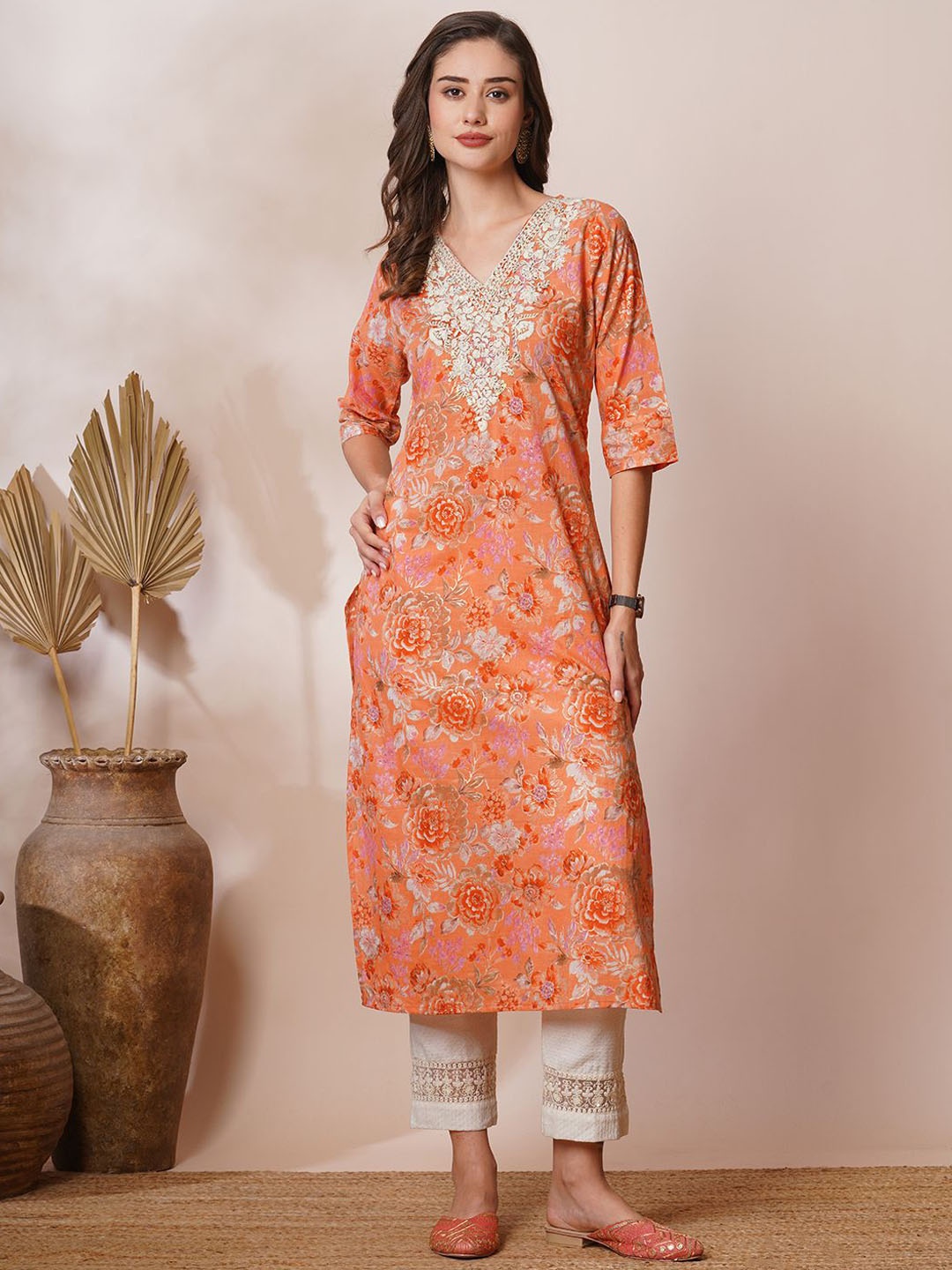 

FASHOR Women Floral Printed Flared Sleeves Gotta Patti Kurta, Orange