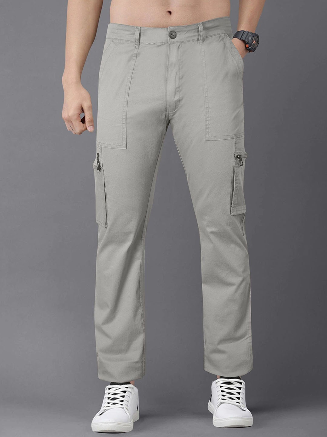 

Jb Just BLACK Men Solid Relaxed Loose Fit Mid Rise Cargos Trousers, Off white