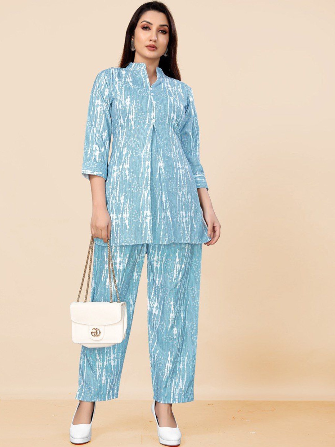 

Divyadham Textiles Printed Mandarin Collar Tunic With Trousers, Turquoise blue