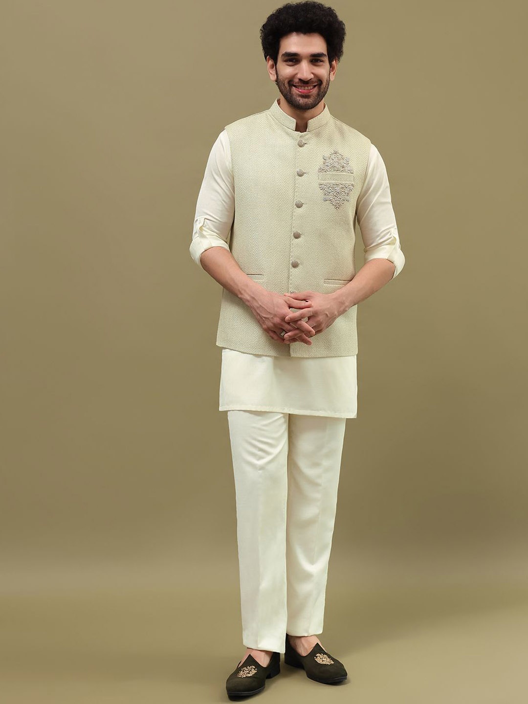 

KALKI Fashion Men Regular Kurta with Trousers, Green