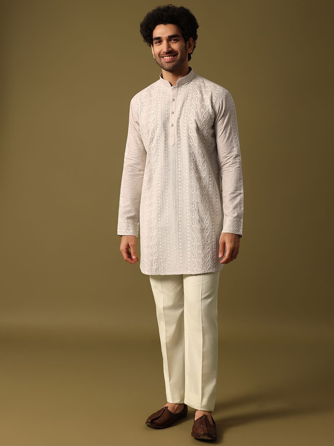 

KALKI Fashion Men Ethnic Motifs Embroidered Regular Thread Work Kurta with Trousers, Off white