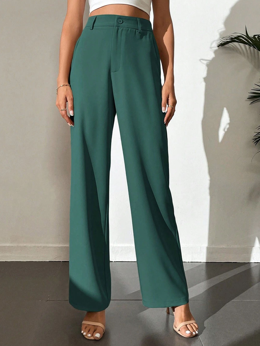 

FNOCKS Women Relaxed High-Rise Wrinkle Free Trousers, Green